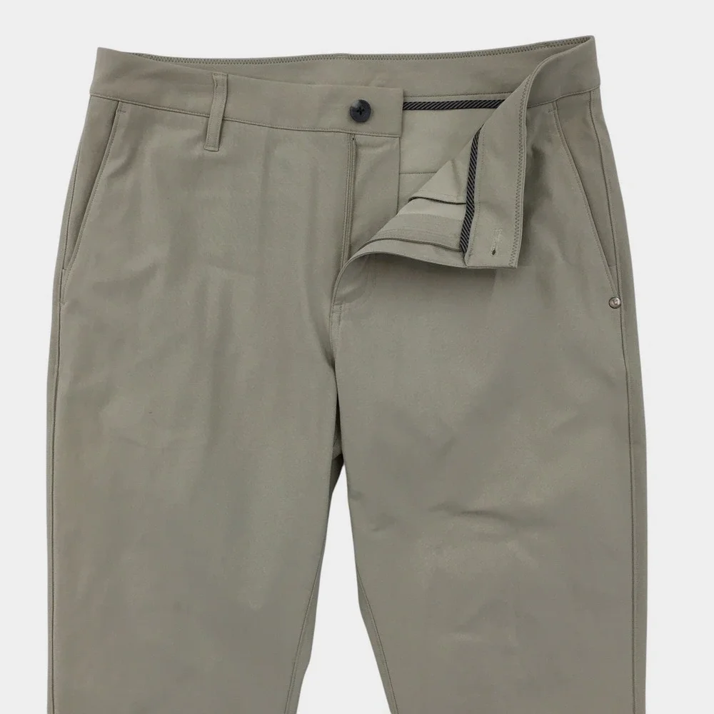 Vuori Meta Pants Mens 31 Khaki Tan Technical Performance Tapered Chino Trouser
